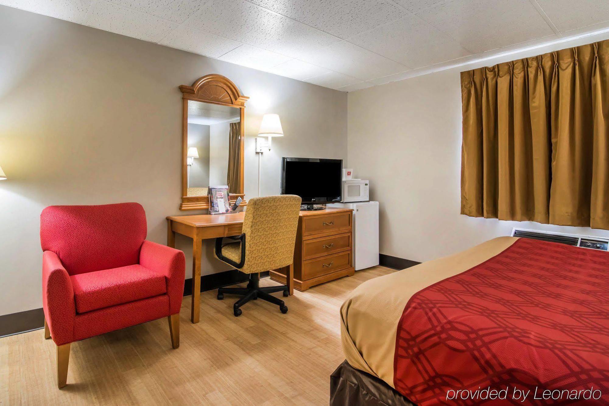 Econo Lodge นิวพาลทซ์ ภายนอก รูปภาพ