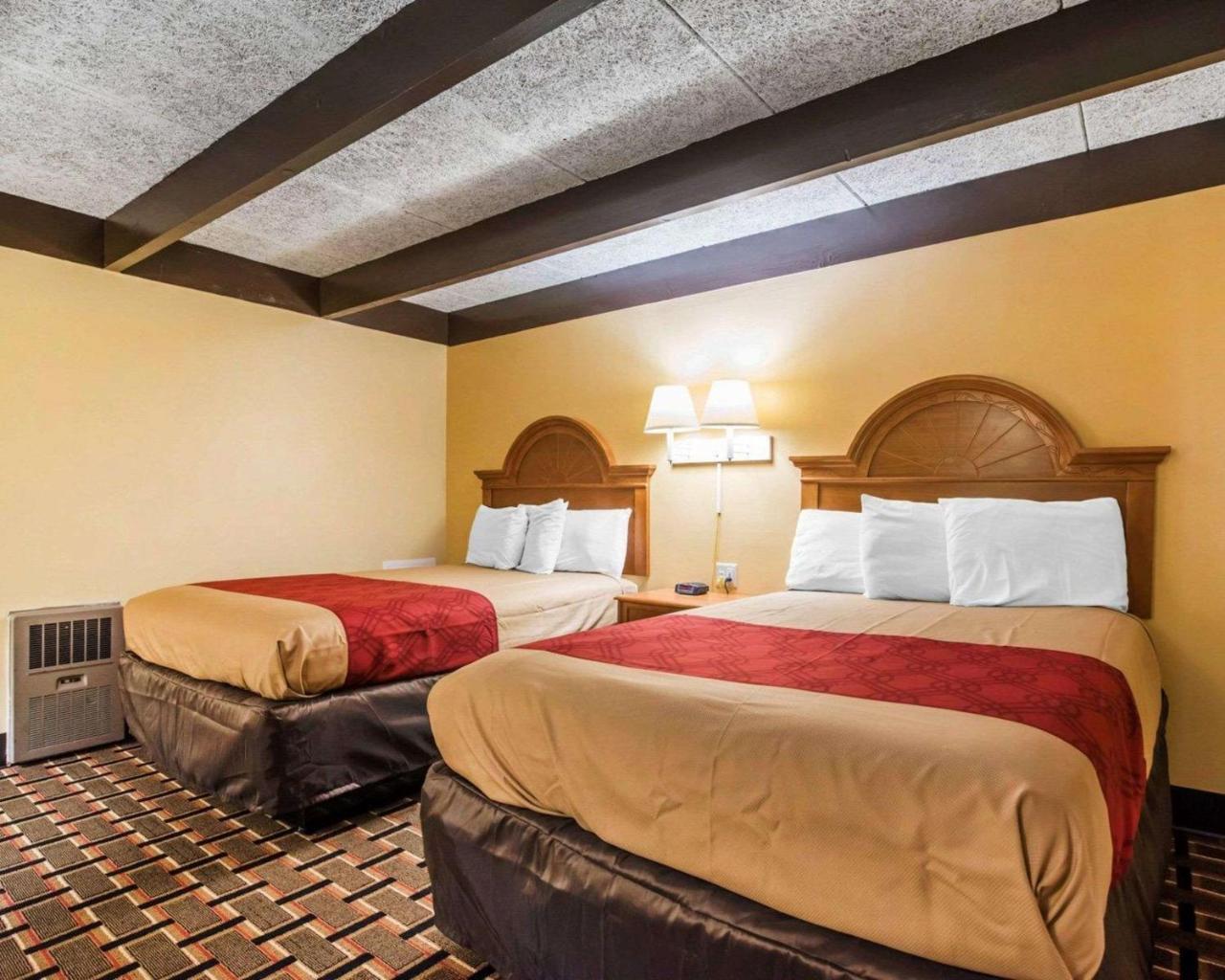 Econo Lodge นิวพาลทซ์ ภายนอก รูปภาพ
