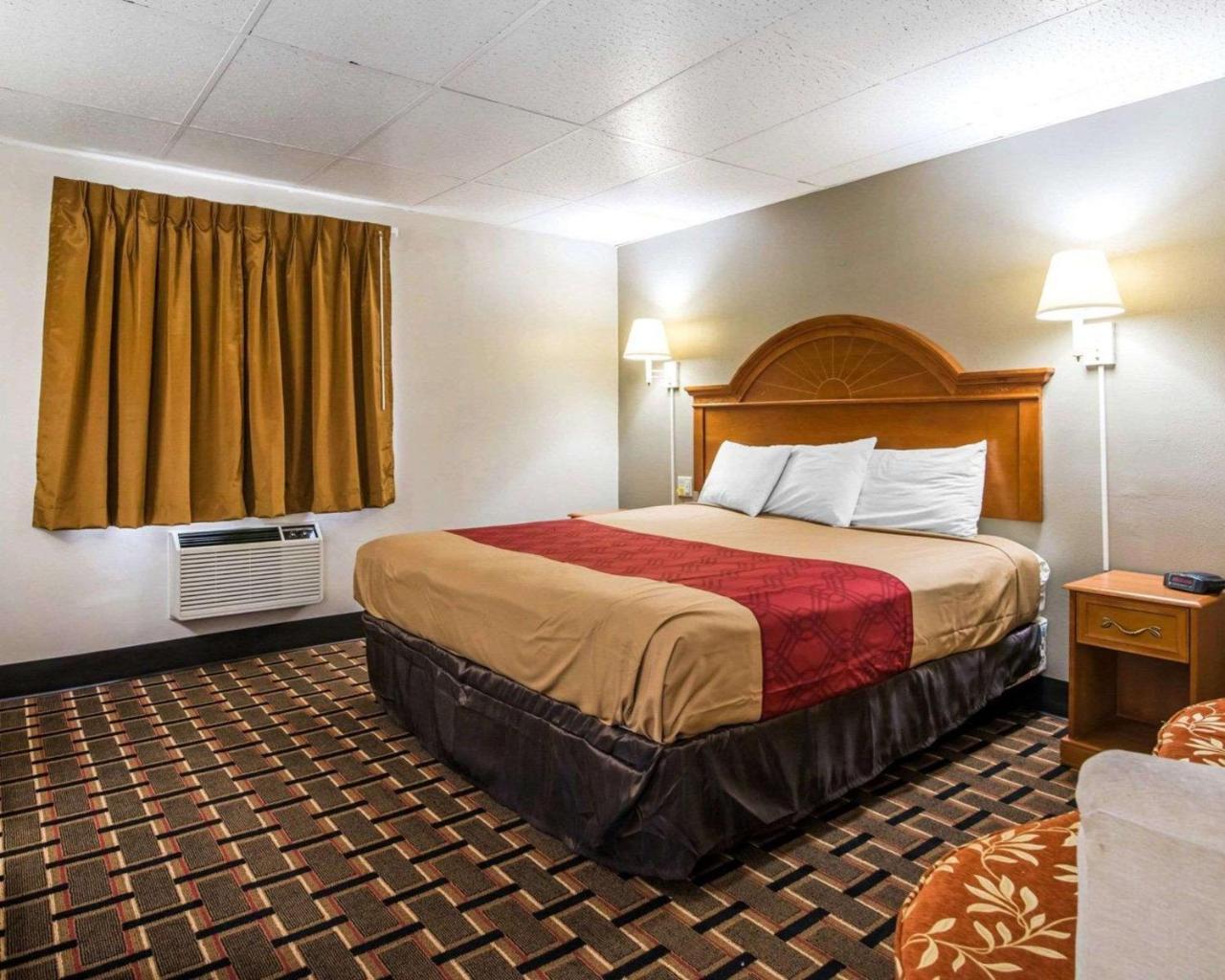 Econo Lodge นิวพาลทซ์ ภายนอก รูปภาพ