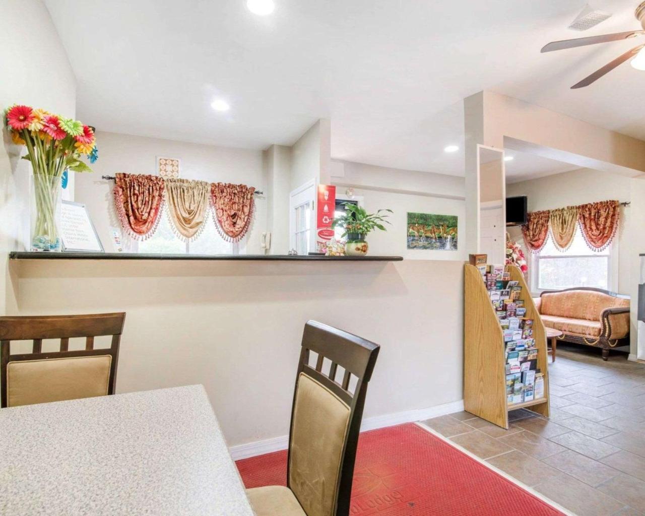 Econo Lodge นิวพาลทซ์ ภายนอก รูปภาพ