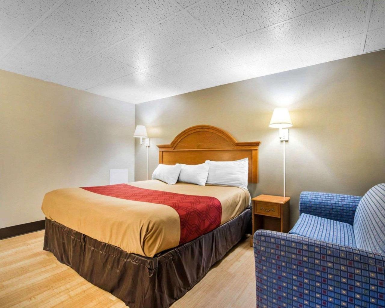 Econo Lodge นิวพาลทซ์ ภายนอก รูปภาพ