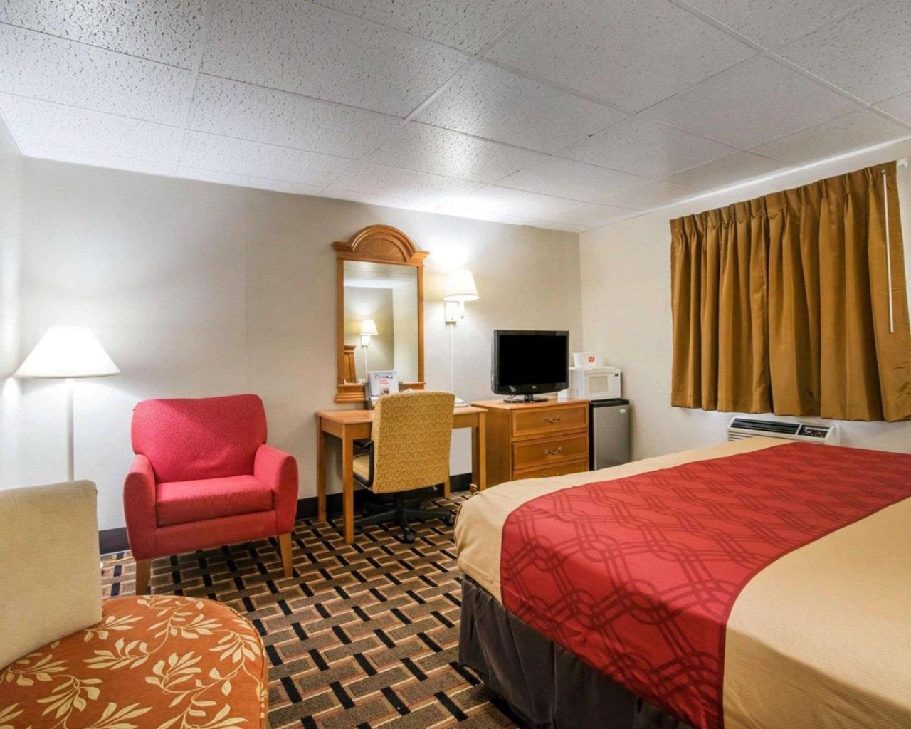 Econo Lodge นิวพาลทซ์ ภายนอก รูปภาพ
